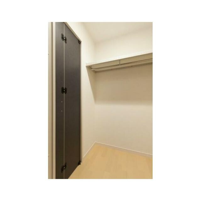 ウォークスルークローゼット(内装)