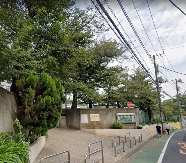 目黒区立菅刈小学校（代官山）（1215m）(周辺)