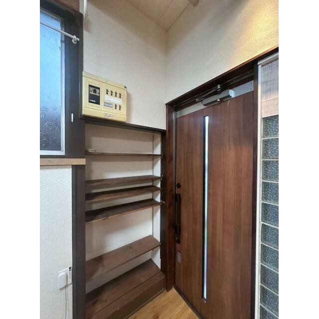 (玄関)