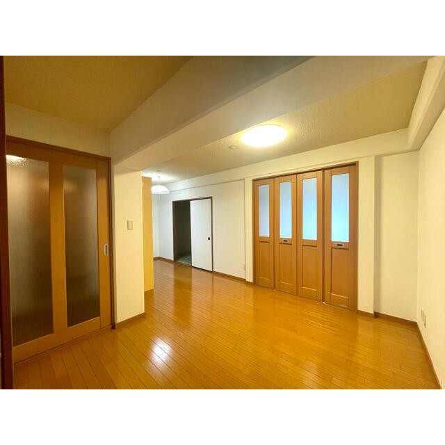 (居間)