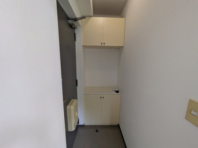 (玄関)