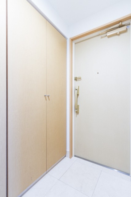 ※写真は同タイプ住戸です。(玄関)