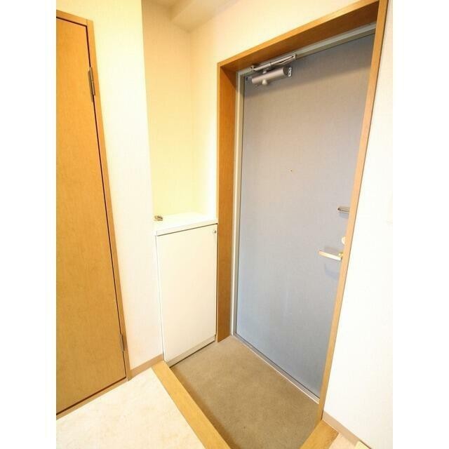 ※別タイプのお部屋の参考写真です(玄関)