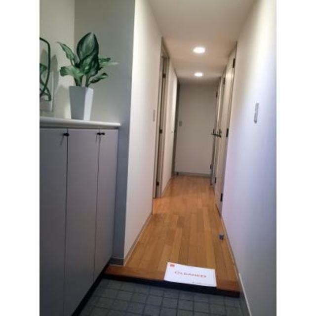 ※写真は同タイプ住戸です。(玄関)