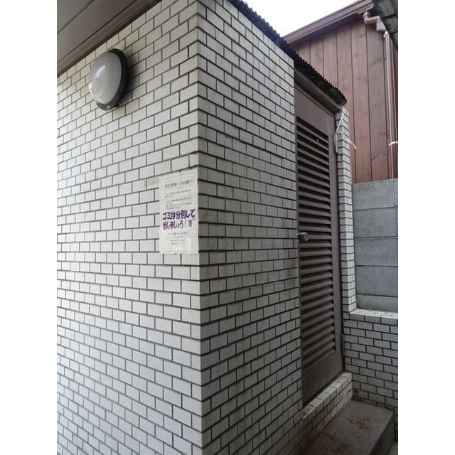 敷地内ごみ置き場