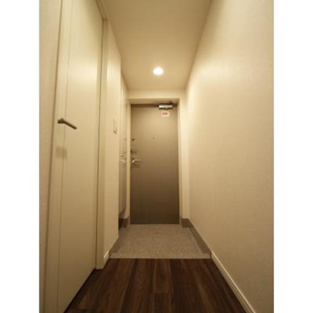 ※写真は同タイプ住戸です。(玄関)