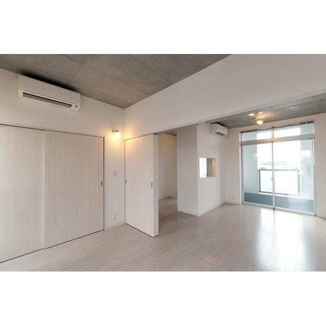 ※写真は同タイプ住戸です。(居間)