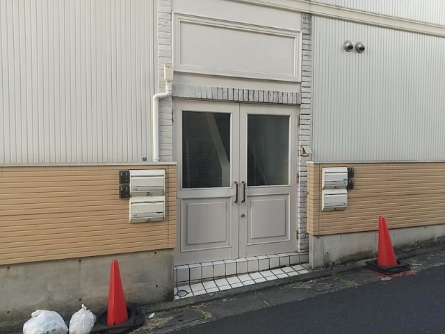 (玄関)