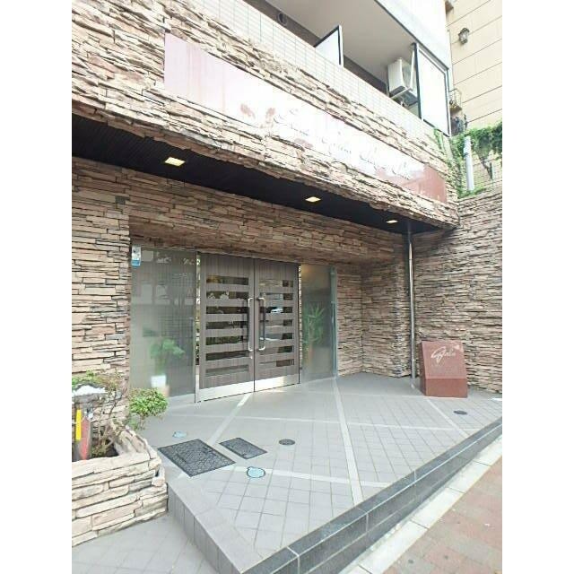 清潔なエントランスです(その他建物画像)