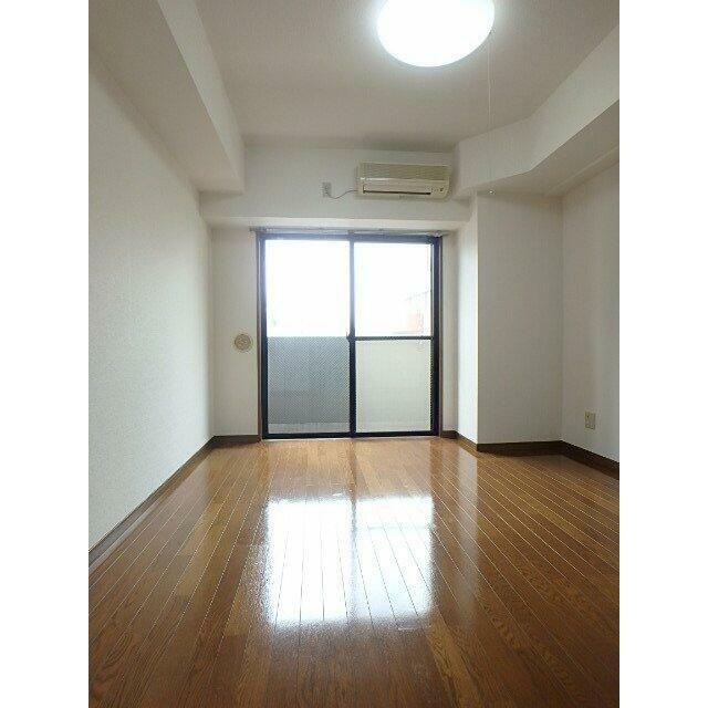 広々とした洋室です(居間)