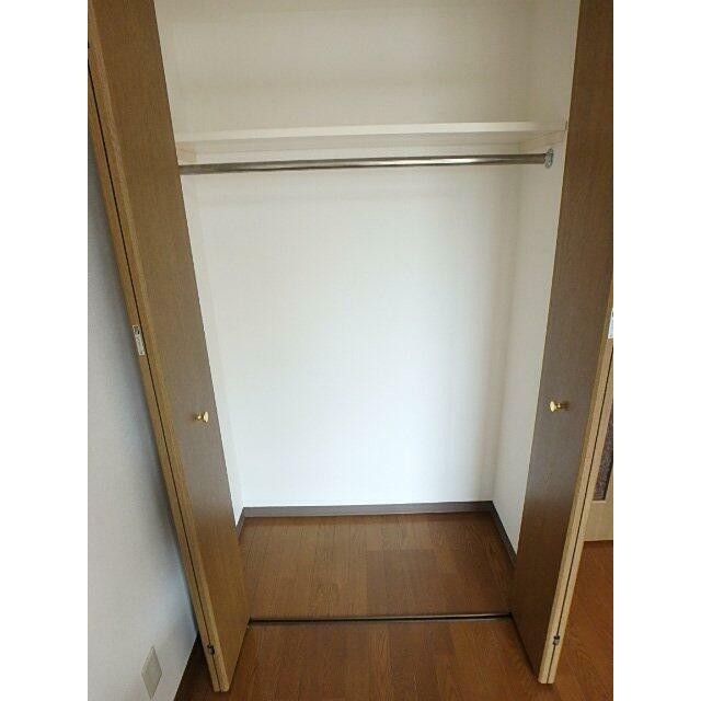 こまごまとしたものを収納できそうですね(内装)