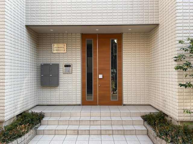 (玄関)