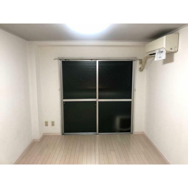 内装(居間)
