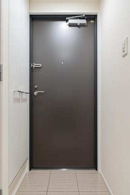 ※写真は同タイプ住戸です。(玄関)