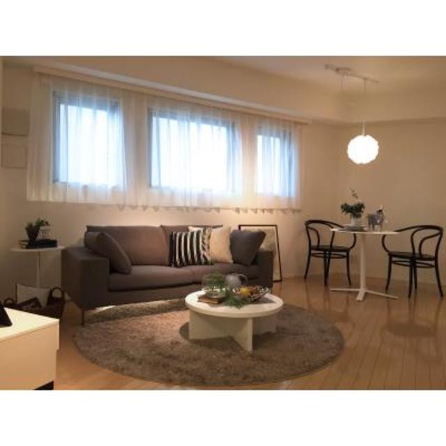 ※写真は同タイプ住戸です。(居間)