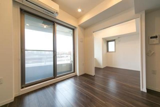 ※写真は同タイプ住戸です。(居間)