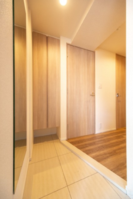※写真は同タイプ住戸です。(玄関)