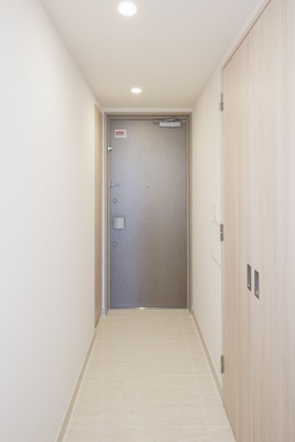 ※写真は同タイプ住戸です。(玄関)