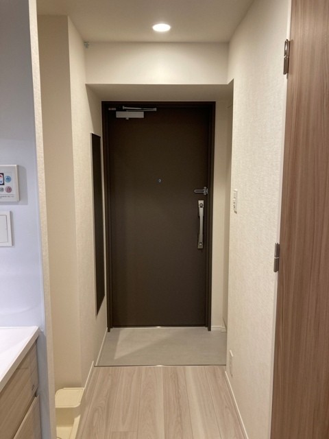 ※写真は同タイプ住戸です。(玄関)