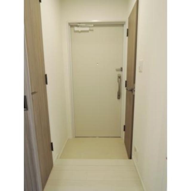 ※写真は同タイプ住戸です。(玄関)