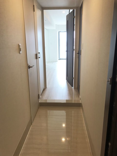 ※写真は同タイプ住戸です。(玄関)