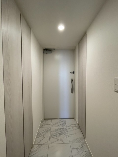 ※写真は同タイプ住戸です。(玄関)