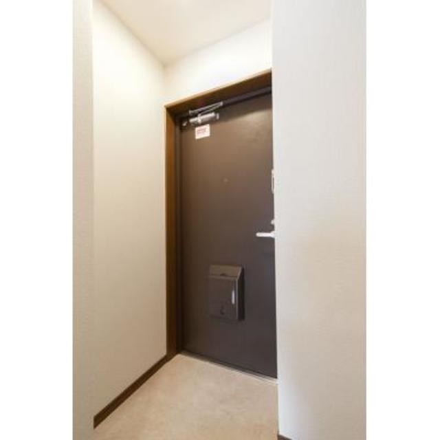※写真は同タイプ住戸です。(玄関)