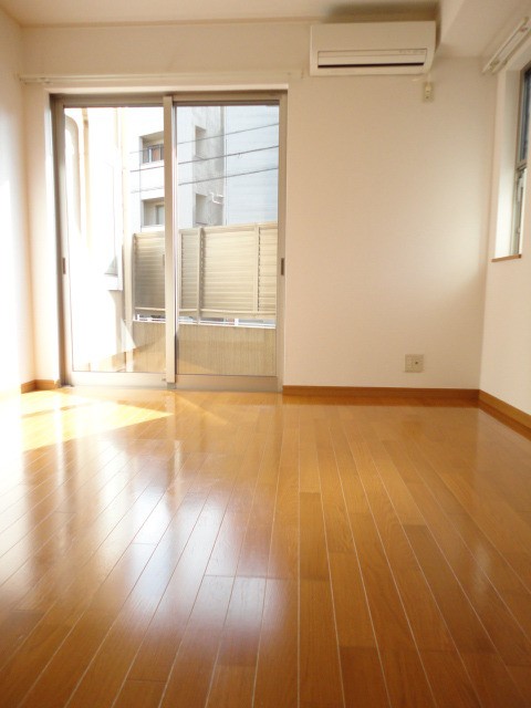 (居間)