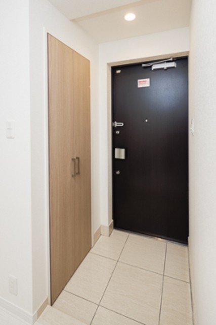 ※写真は同タイプ住戸です。(玄関)