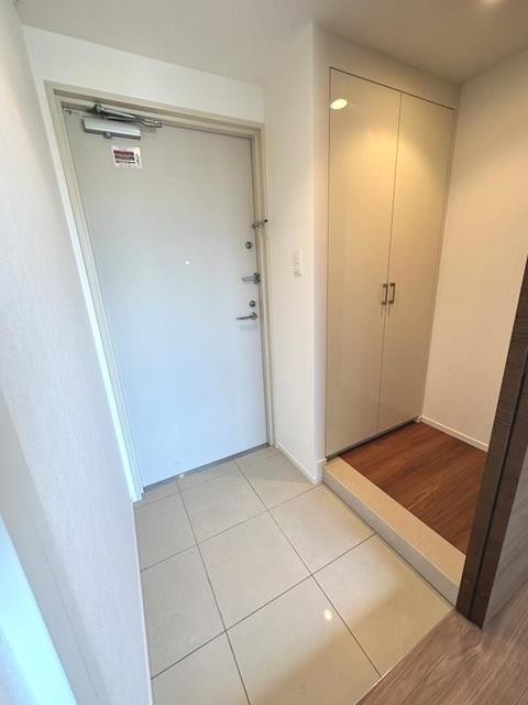 ※写真は同タイプ住戸です。(玄関)