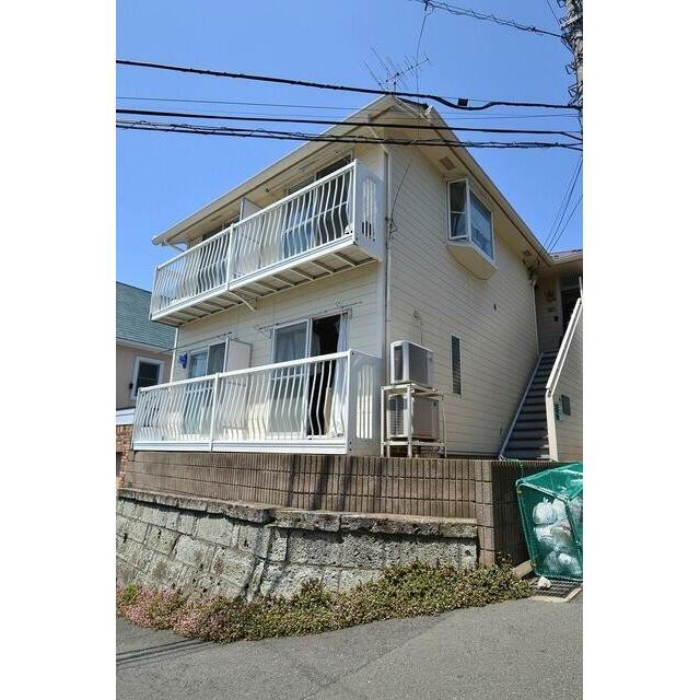 周辺は緑多く、住環境良好