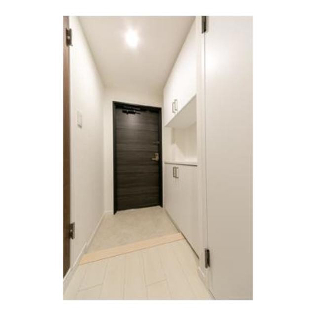 ※写真は同タイプ住戸です。(玄関)
