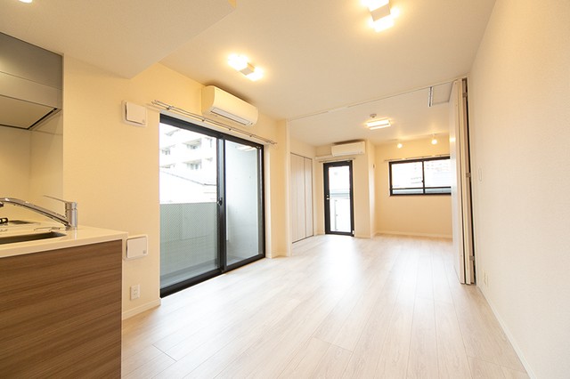 ※写真は同タイプ住戸です。(居間)