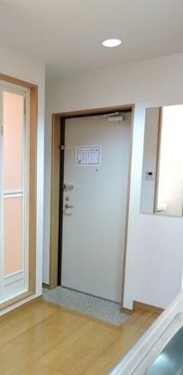 (玄関)