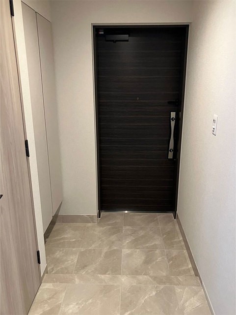 ※写真は同タイプ住戸です。(玄関)