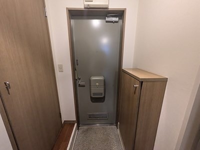 (玄関)