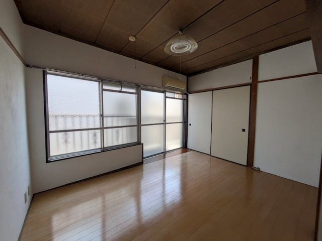 (居間)