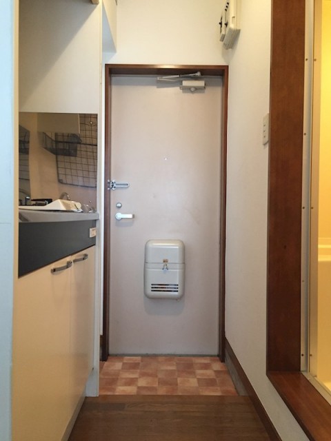 (玄関)