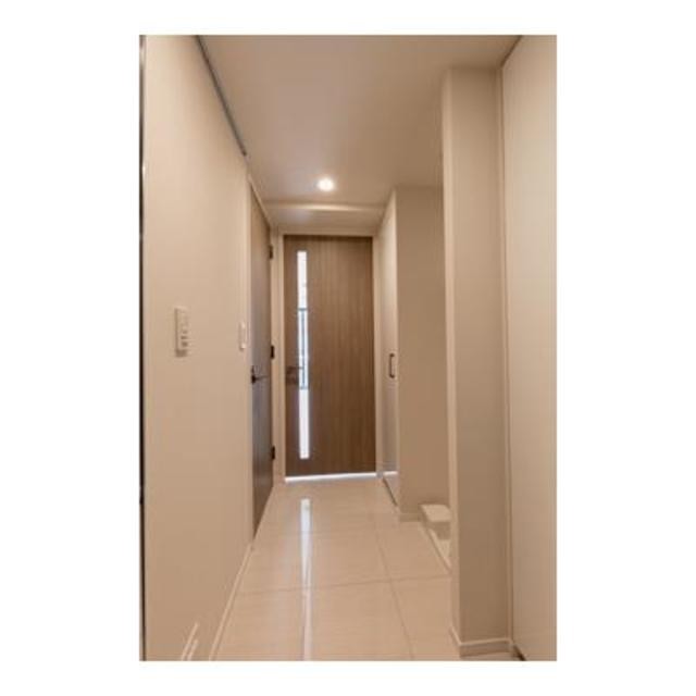 ※写真は同タイプ住戸です。(玄関)