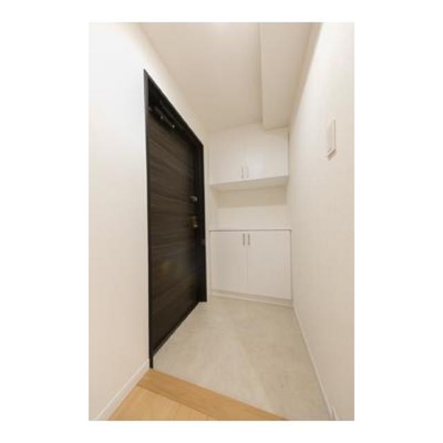 ※写真は同タイプ住戸です。(玄関)