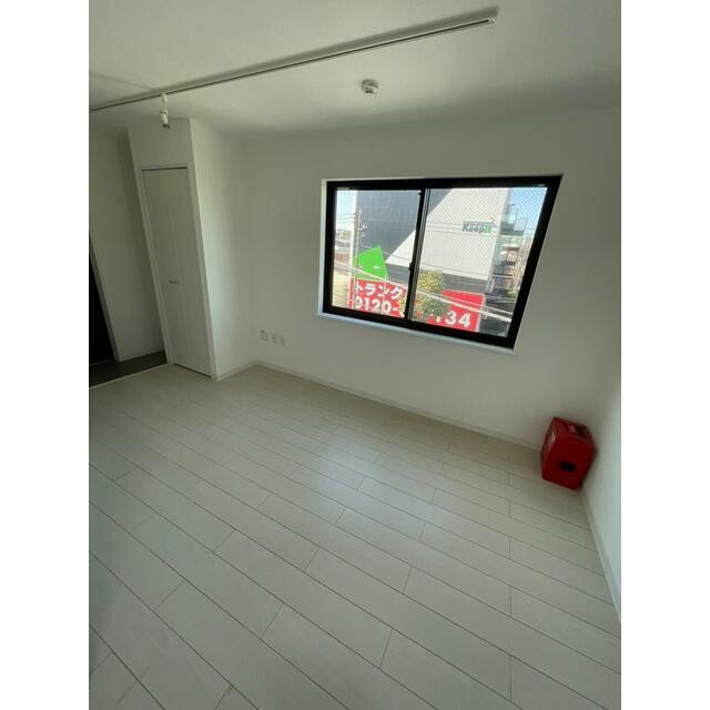 写真はすべて別部屋です。(居間)