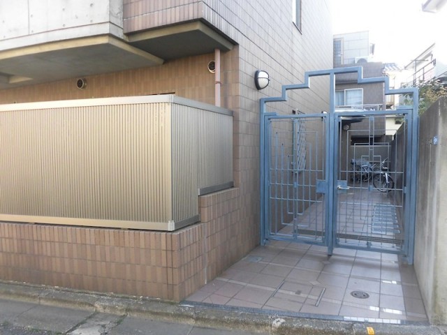(居間)