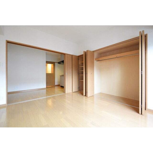 寝室からのダイニングにかけて