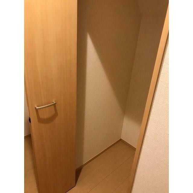 1階階段脇(内装)
