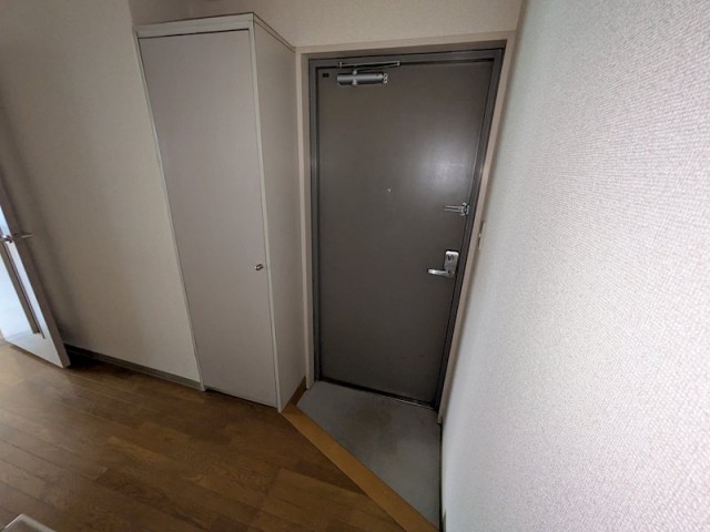 (玄関)