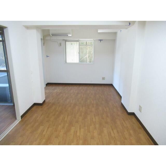 (居間)
