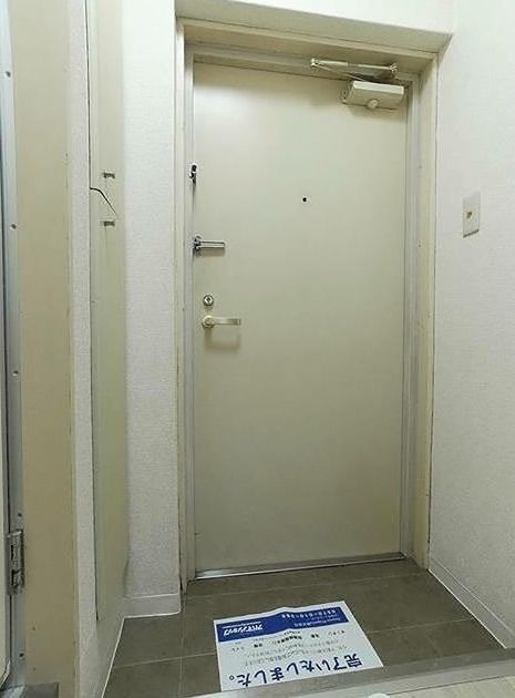 (玄関)