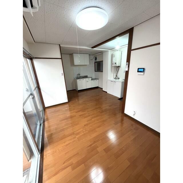 (居間)