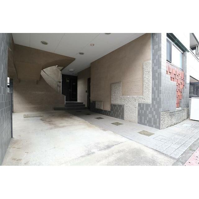 駐車場 2階入居者のみ利用可(その他建物画像)