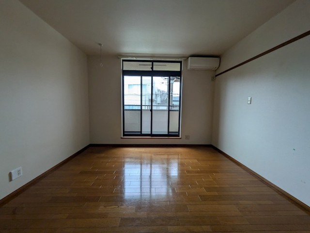 (居間)